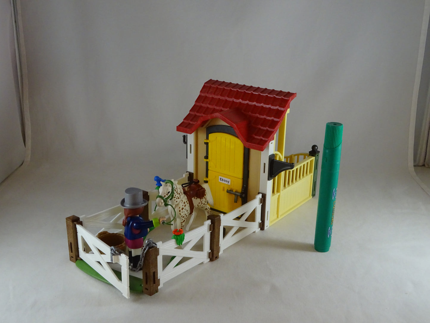 Box de cheval et son paddock country 6934. d'occasion PLAYMOBIL - Dès 6 ans | Ref 11302