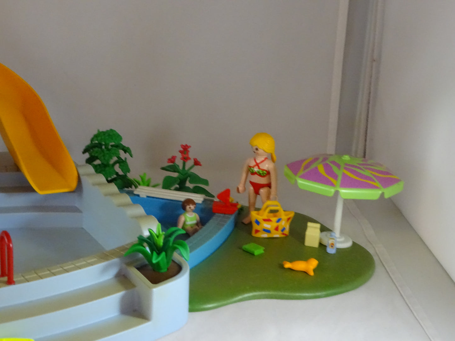 Piscine avec toboggan d'occasion PLAYMOBIL - Dès 4 ans | Ref 11320