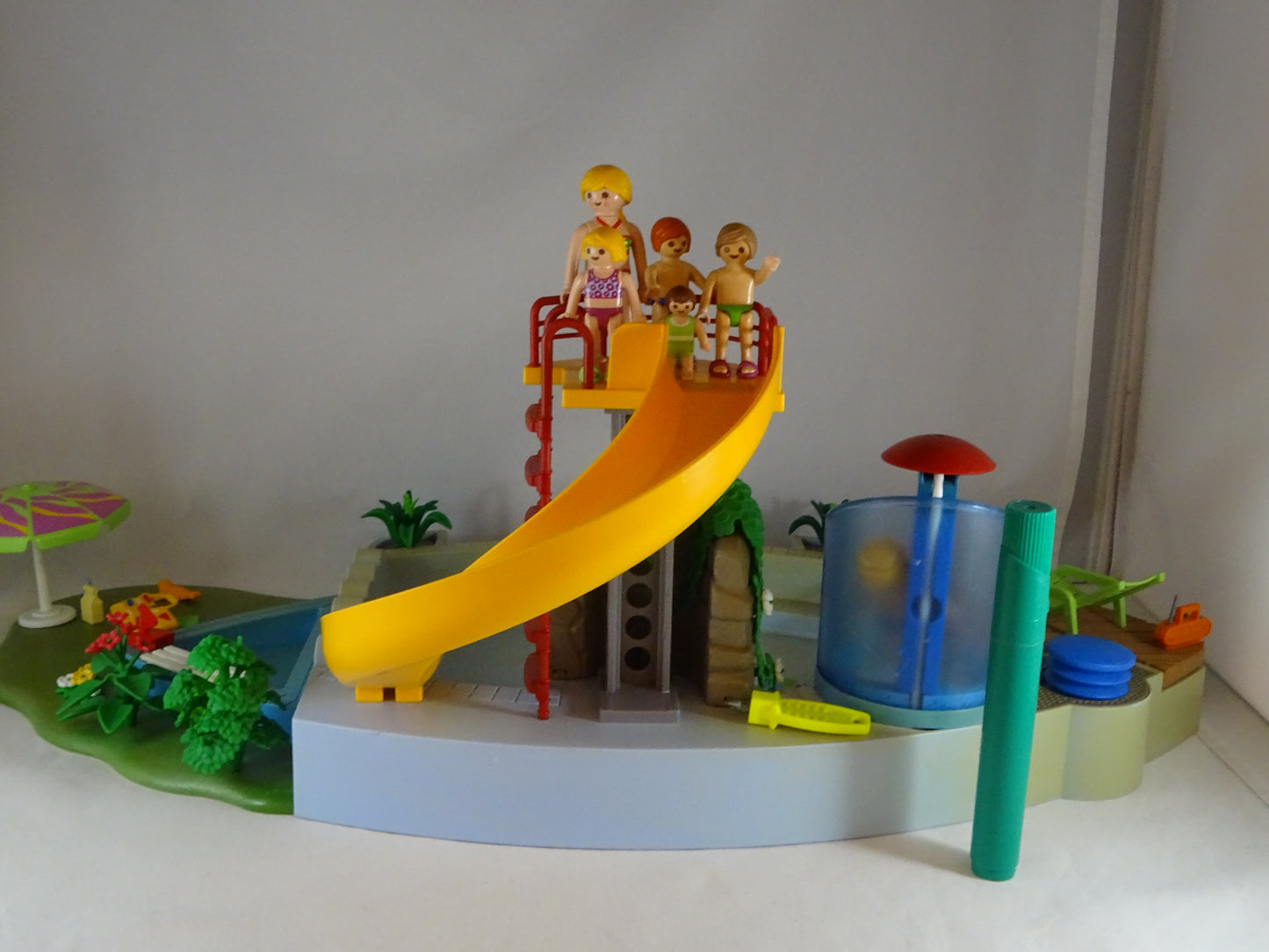 Piscine avec toboggan d'occasion PLAYMOBIL - Dès 4 ans | Ref 11320