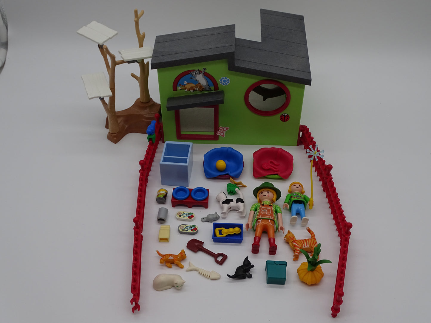 Playmobil pièce unique « Le refuge des Chats » d'occasion PLAYMOBIL - Dès 6 ans | Ref 13380