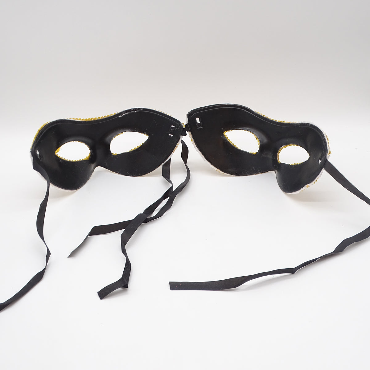 Masque Vénitien femme doré et blanc SANS MARQUE - Dès 15 ans | Ref 16142