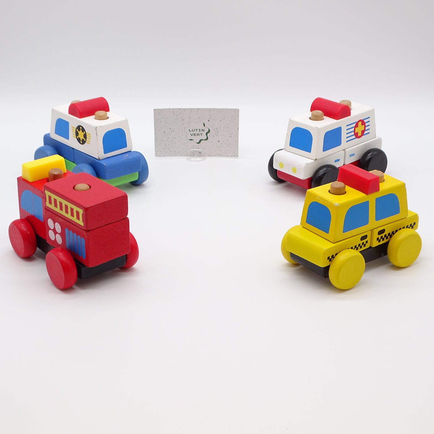Lot de 4 vehicules en bois  FNACKIDS - Dès 18 mois | Ref 15074