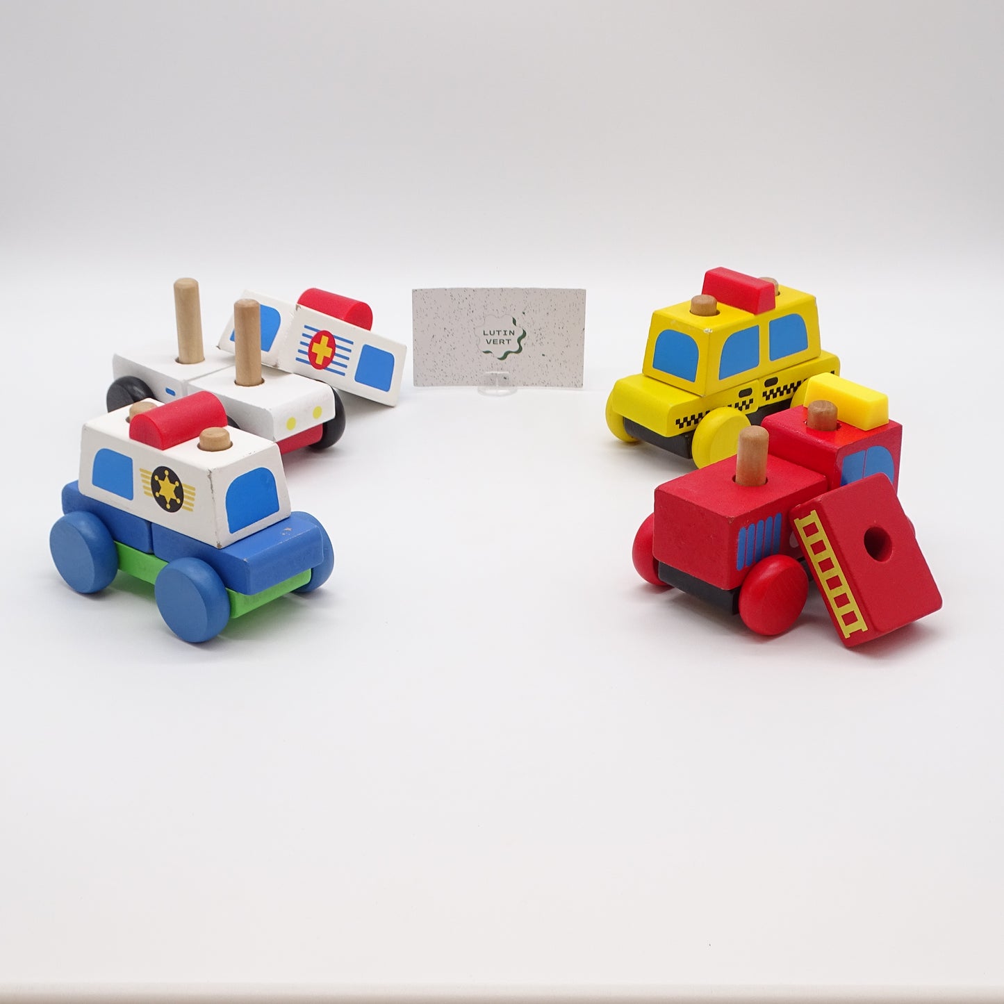 Lot de 4 vehicules en bois  FNACKIDS - Dès 18 mois | Ref 15074