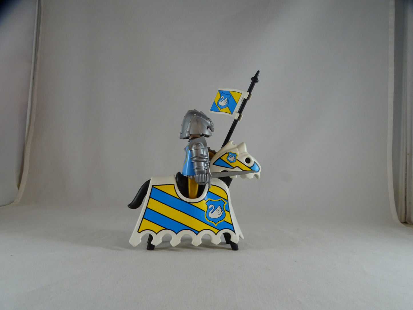 Chevalier vaillant du cygne 3024 d'occasion PLAYMOBIL - Dès 6 ans | Ref 11300