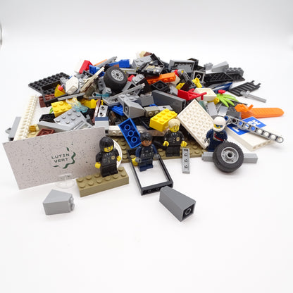 Lot lego classic de 500 g avec quatre personnages et tous type de pièces LEGO - Dès 4 ans | Ref 15639