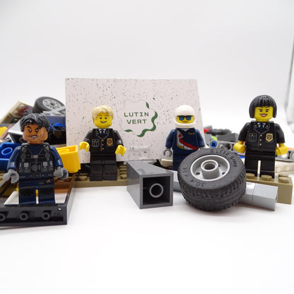 Lot lego classic de 500 g avec quatre personnages et tous type de pièces LEGO - Dès 4 ans | Ref 15639