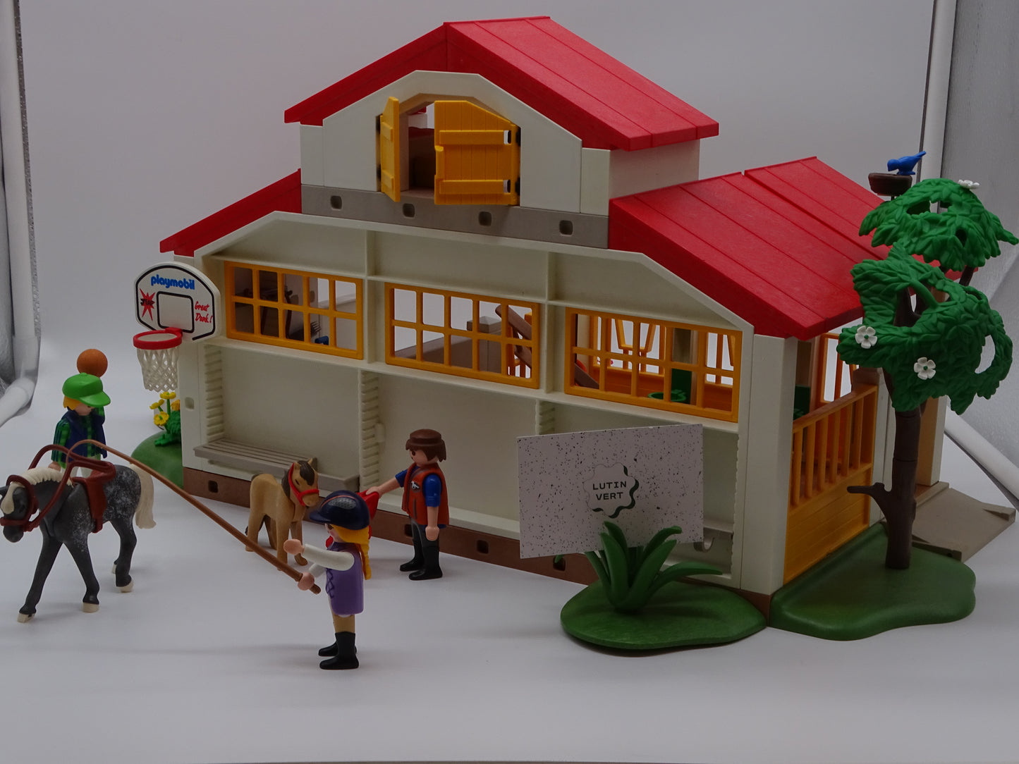 Playmobil pièce unique « Pension de chevaux clinique vétérinaire » d'occasion PLAYMOBIL - Dès 4 ans | Ref 13033