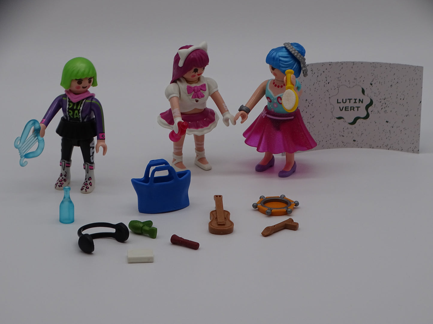 Playmobil pièce unique « le groupe de K-pop » d'occasion PLAYMOBIL - Dès 4 ans | Ref 13127