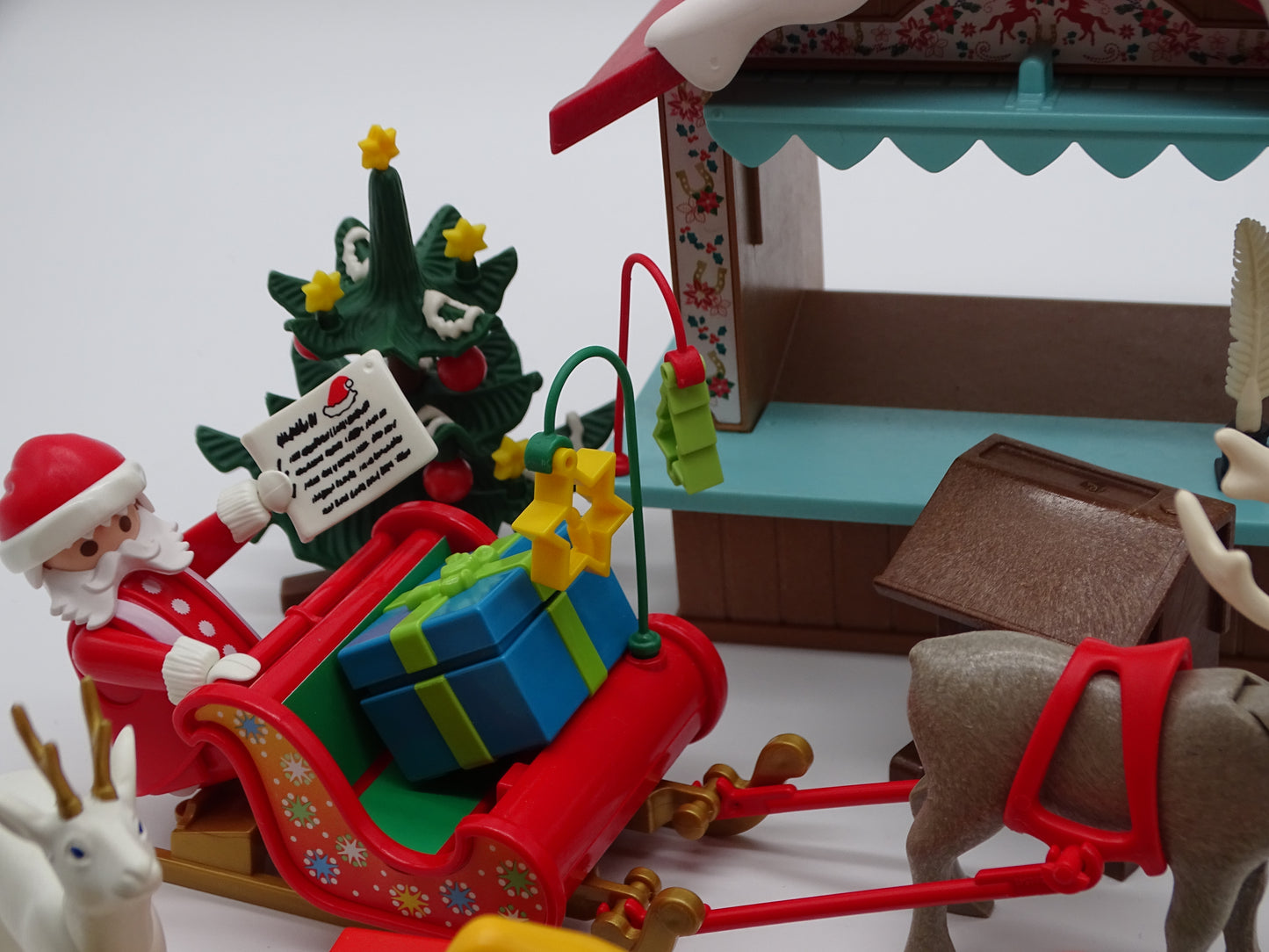 Playmobil Pièce Unique « Le Chalet du Père Noël » d'occasion PLAYMOBIL - Dès 4 ans | Ref 13267