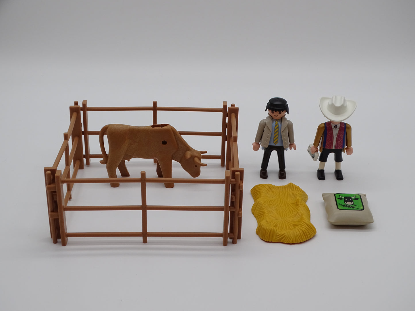 Playmobil pièce unique « La vente du taureau » d'occasion PLAYMOBIL - Dès 4 ans | Ref 13322