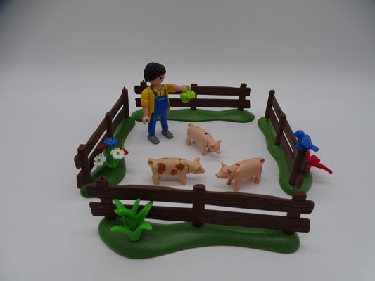 Playmobil pièce unique « La ferme des petits cochons » d'occasion PLAYMOBIL - Dès 6 ans | Ref 13377