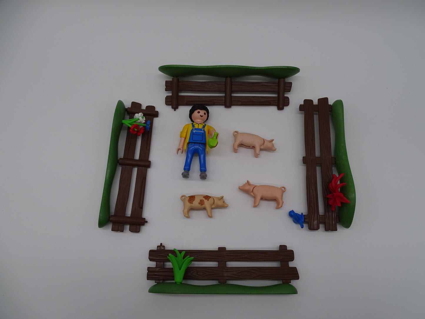 Playmobil pièce unique « La ferme des petits cochons » d'occasion PLAYMOBIL - Dès 6 ans | Ref 13377