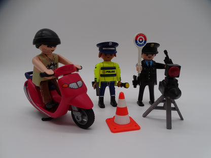 Playmobil pièce unique « Le contrôle de Police » d'occasion PLAYMOBIL - Dès 6 ans | Ref 13375