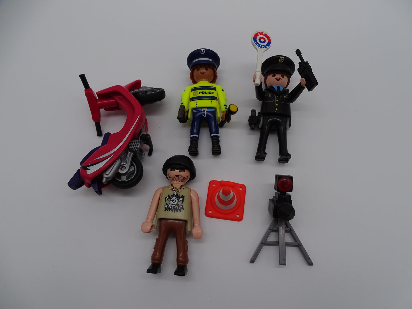 Playmobil pièce unique « Le contrôle de Police » d'occasion PLAYMOBIL - Dès 6 ans | Ref 13375