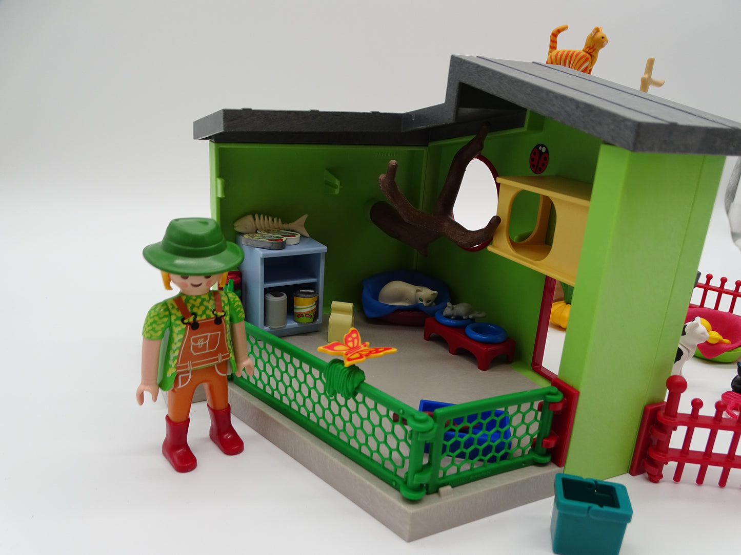 Playmobil pièce unique « Le refuge des Chats » d'occasion PLAYMOBIL - Dès 6 ans | Ref 13380
