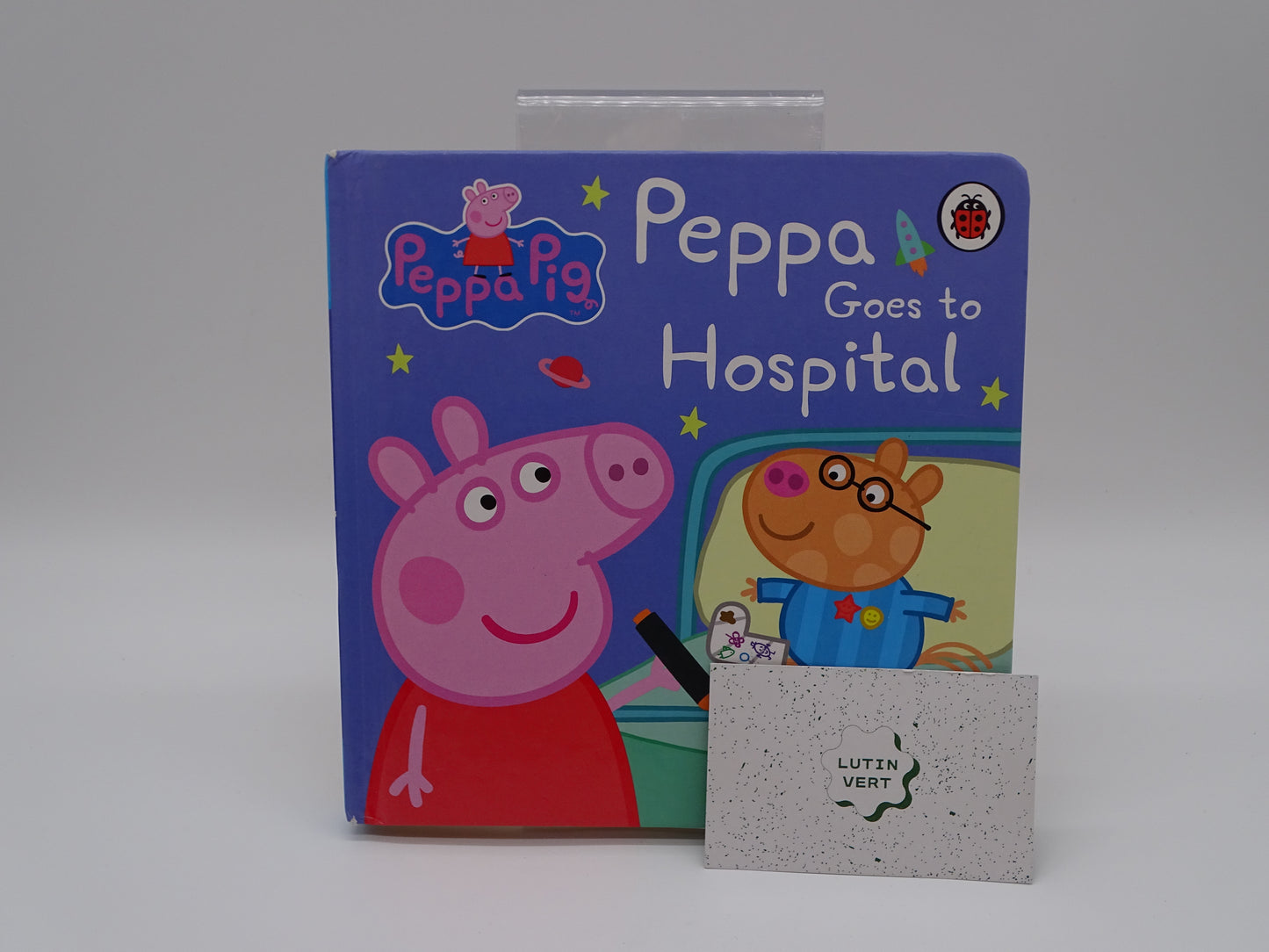 Peppa goes to hospital d'occasion LADYBIRD - Dès 6 ans | Lutin vert Ref 13385