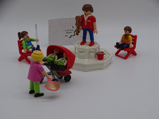 Playmobil pièce unique « Balade au parc » d'occasion PLAYMOBIL - Dès 6 ans | Ref 13432