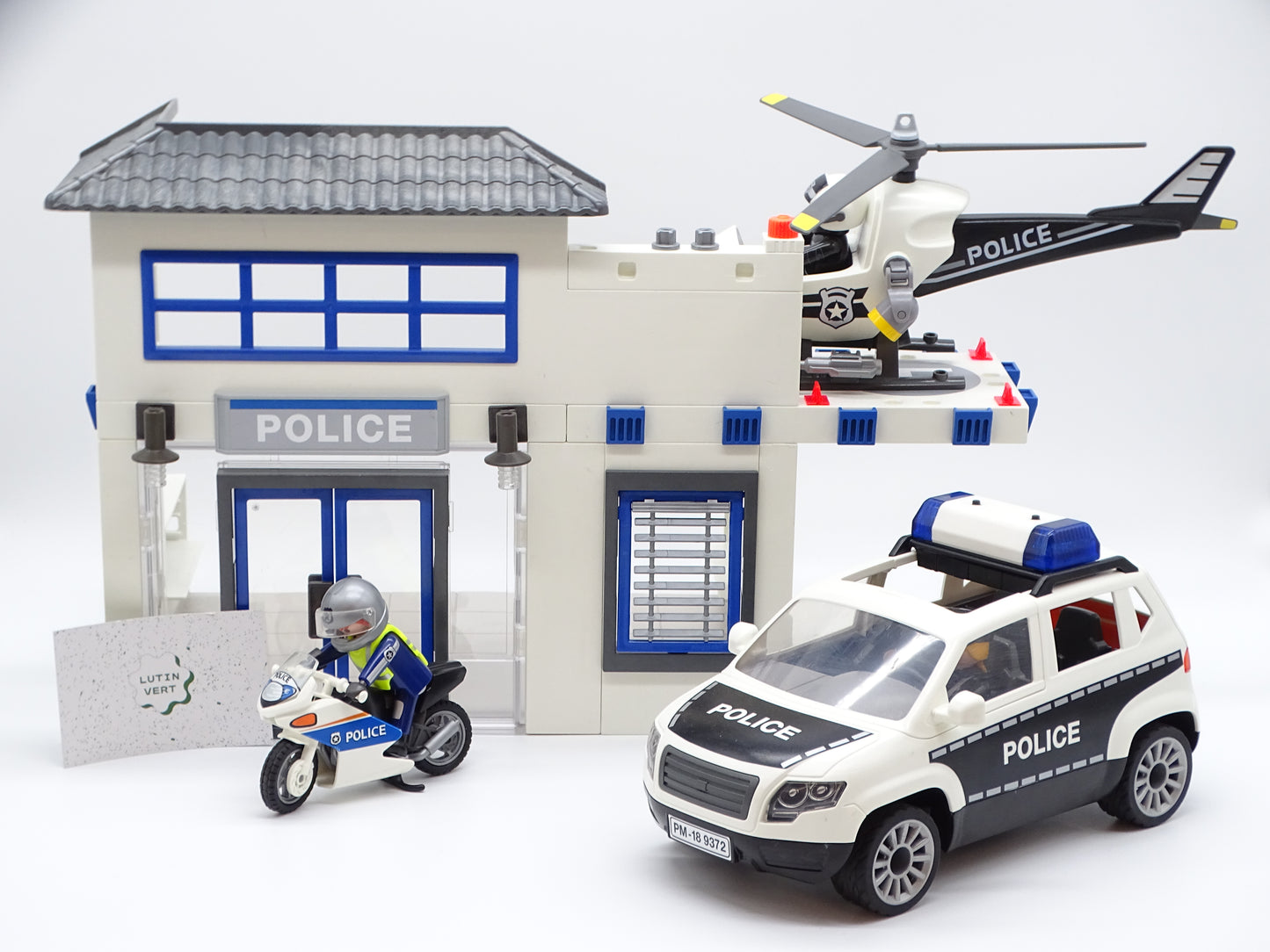 Playmobil pièce unique « Commissariat et son hélicoptère » d'occasion PLAYMOBIL - Dès 4 ans | Ref 13450