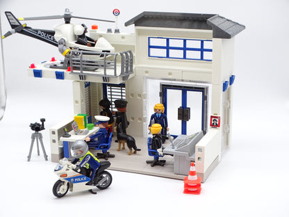 Playmobil pièce unique « Commissariat et son hélicoptère » d'occasion PLAYMOBIL - Dès 4 ans | Ref 13450