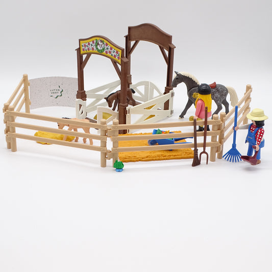 Playmobil pièce unique « Le petit Haras » d'occasion PLAYMOBIL - Dès 4 ans | Ref 13489