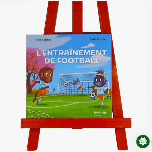 Livre jeunesse L’entrainement de football d'occasion HACHETTE JEUNESSE - Dès 3 ans | Ref 10113