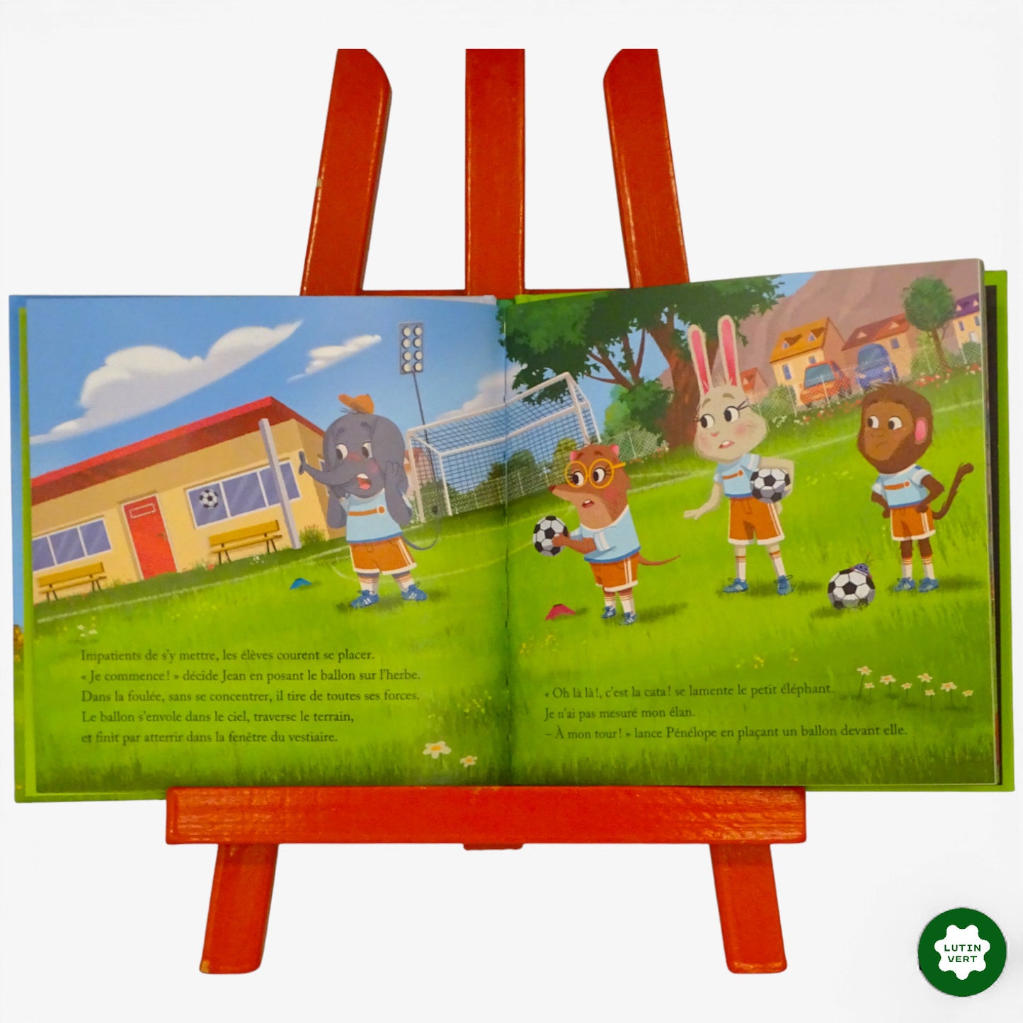 Livre jeunesse L’entrainement de football d'occasion HACHETTE JEUNESSE - Dès 3 ans | Ref 10113