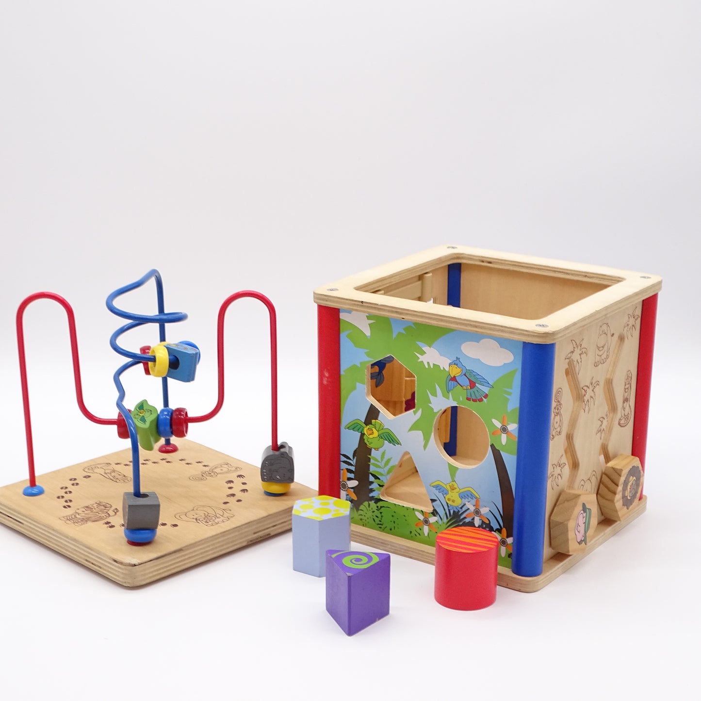 Cube d’éveil en bois avec Labyrinthe de Perles PLAY TIVE JUNIOR - Dès 9 mois | Ref 14389